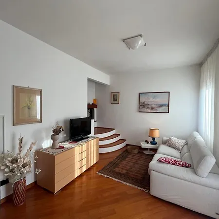 Casa Dandelle גאמבאסי